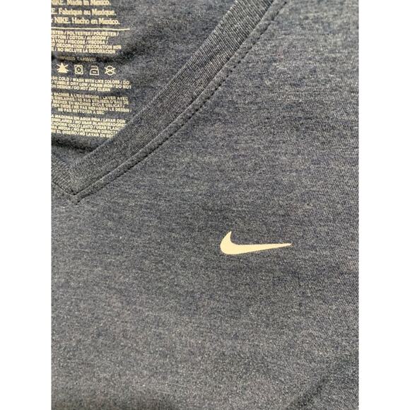 Size XXL Nike Womens Slim Fit V-Neck Navy Blue Tshirt - Picture 3 of 6